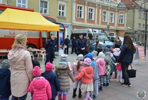 Policjanci oddają krew