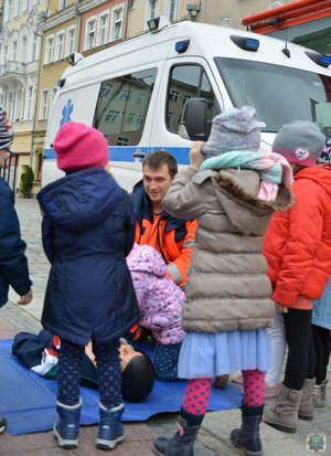 Policjanci oddają krew