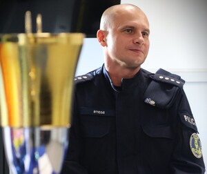 zdjęcie: policjanci podczas spotkania z Komendantem.