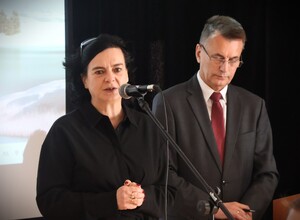 zdjęcie kolorowe: konferencja.