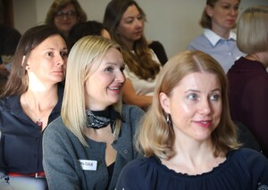 zdjęcie kolorowe: konferencja.